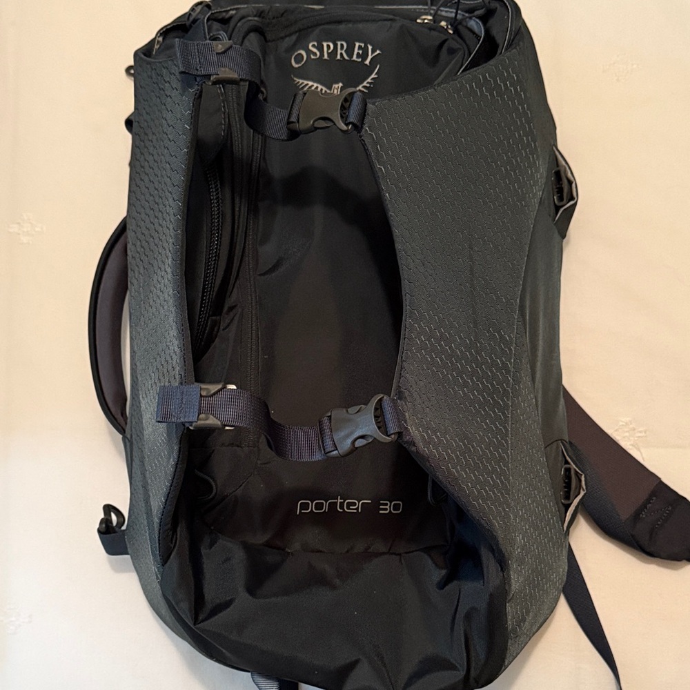 OSPREY Black Porter 30 Backpack - Brand New awesome green $185 retail
